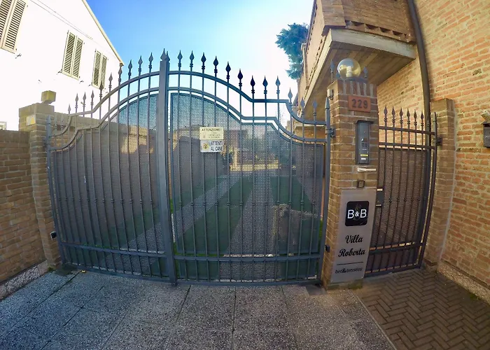 فندق مبيت وإفطار Oasi فيرّارا